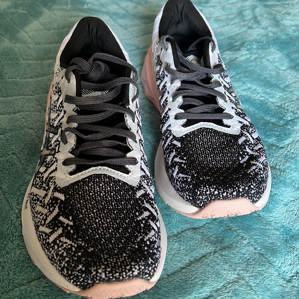 ASICS BLAST Running Shoe - Picture 4 of 9